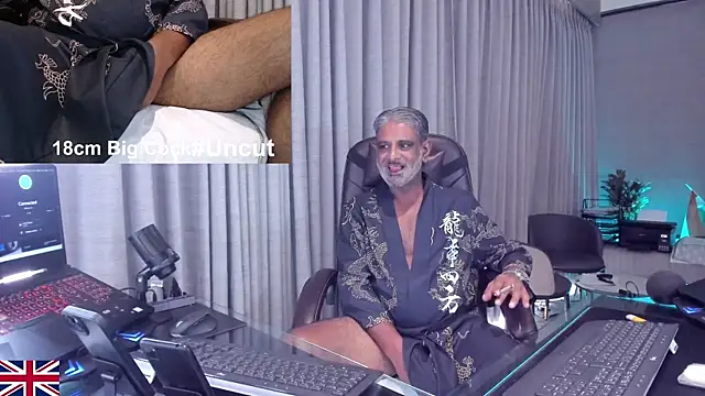 OnlineBossUK XXX чат на живо
