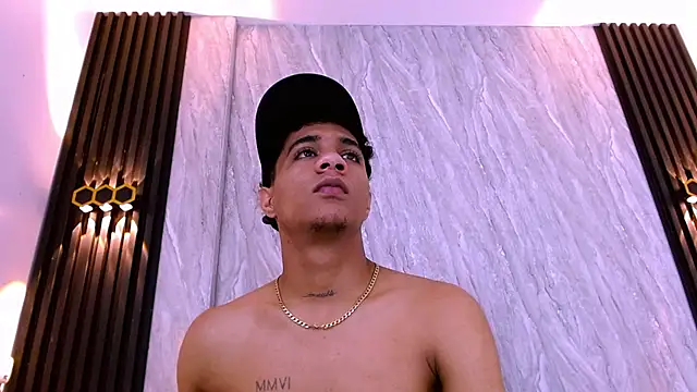 _Thiago12n Live XXX chat