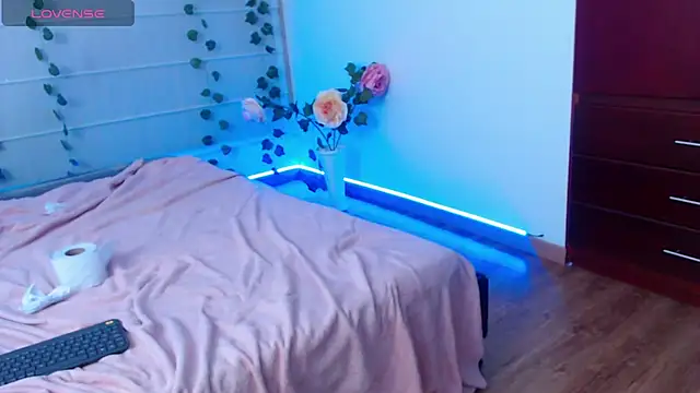 Sarabubbie's Live XXX Chat