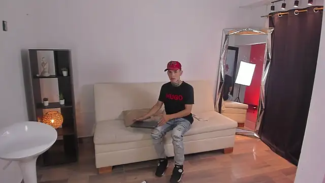 Darwinstark_'s Live XXX Chat