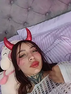 XXX chat uživo modela Rouxx_1