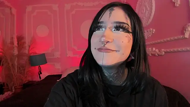 Kat_VonDe Live XXX Chat