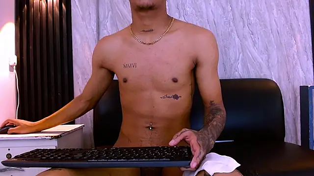 XXX chat uživo modela _Thiago12