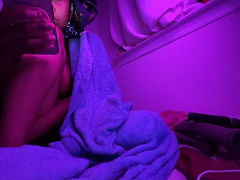 TheRealOshunQueen Adlı Modelin Canlı XXX Sohbeti