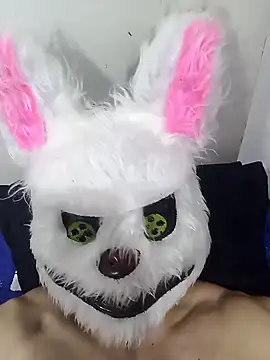 Happy_rabbith élő XXX-chatje