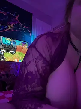 XXX chat uživo modela Cutiepiespanks