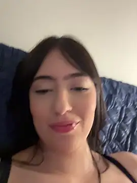 Hinata_3 élő XXX-chatje