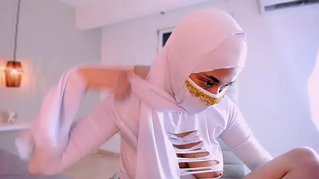 LittleNoor Adlı Modelin Canlı XXX Sohbeti