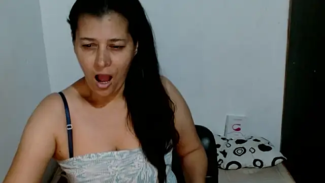 KARYNA_MILFのライブXXXチャット