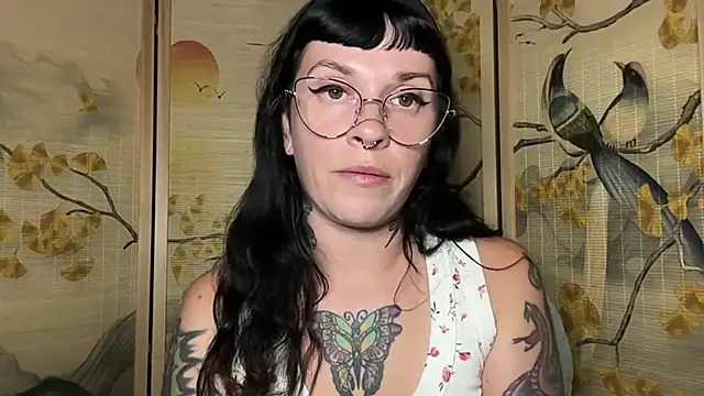 Marcelinegoddess Adlı Modelin Canlı XXX Sohbeti