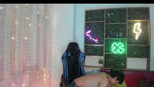 Chat +18 de Alex_it0_ ao vivo