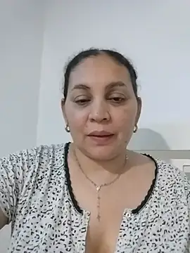 Chat +18 de MirandaSoto ao vivo