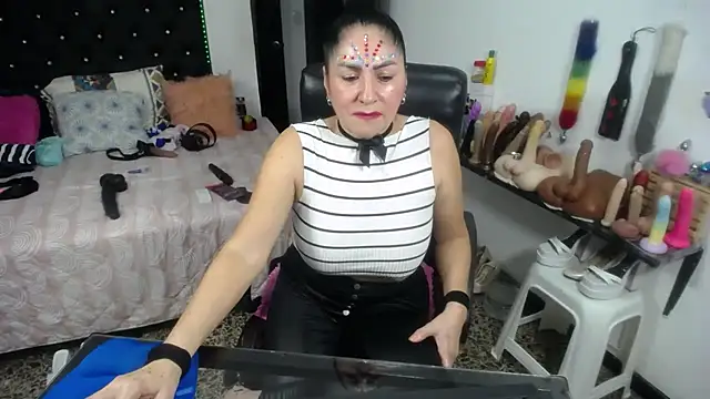 XXX chat uživo modela mature_bigboobs10