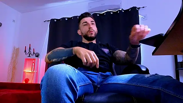 MightyAaron66 live XXX chat