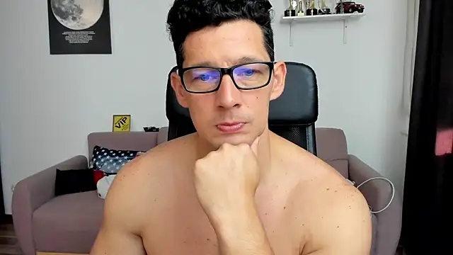 BrutusK08 – Naživo XXX chat