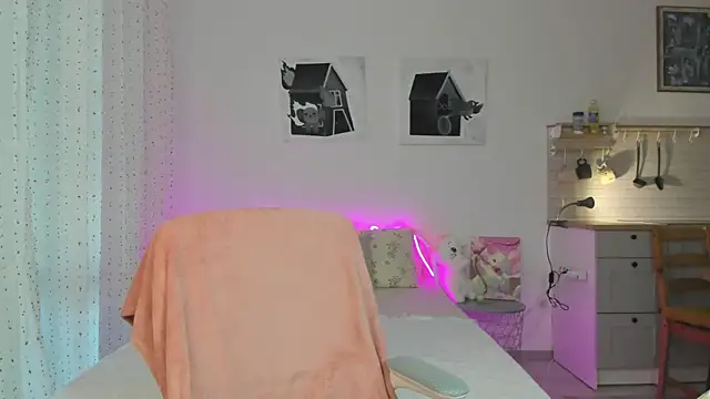 Evie_Tomioka 现场XXX聊天