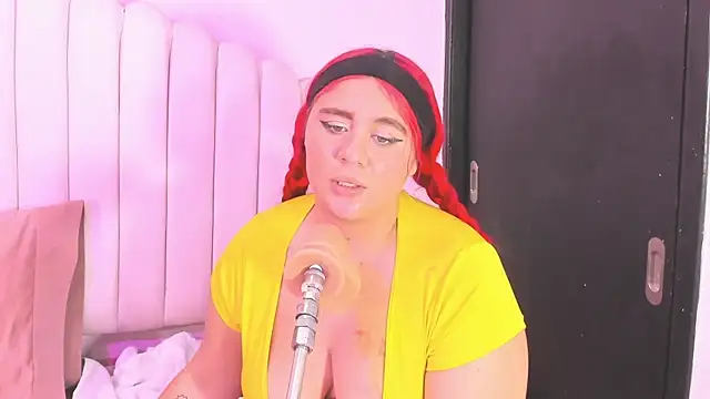 sharlotthe_bigass' Live XXX Chat