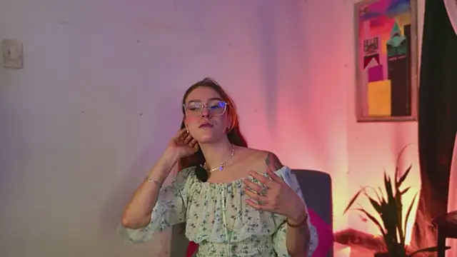 دردشة Ginger-Foxy الجنسية المباشرة