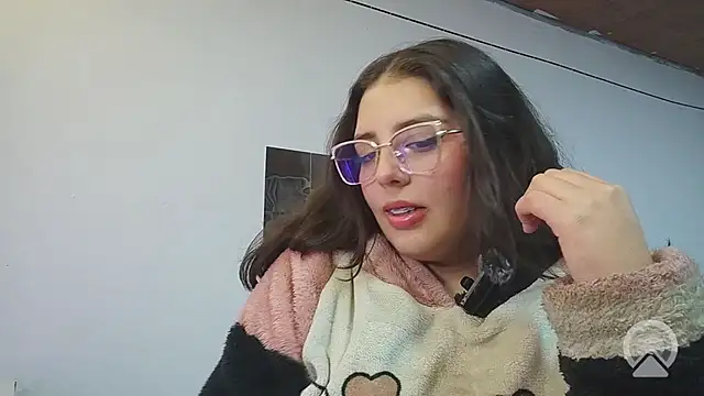 Chat +18 de Pao_Ly ao vivo