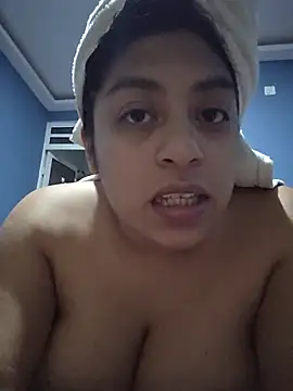 Chat XXX en directo de Yaque_24Lz