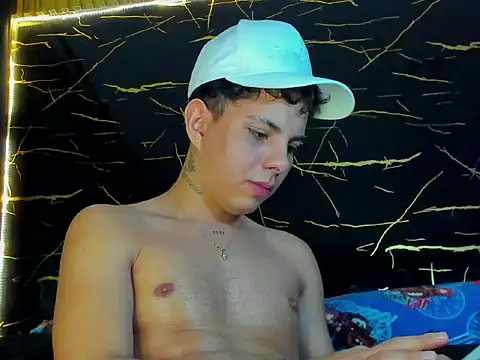 Alessandro_1610 XXX чат на живо