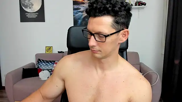 BrutusK08 Live XXX-chat