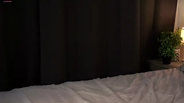 MelaniSeiver Adlı Modelin Canlı XXX Sohbeti