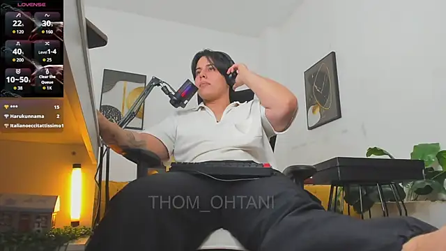 Thom_Ohtani: онлайн-секс-чат