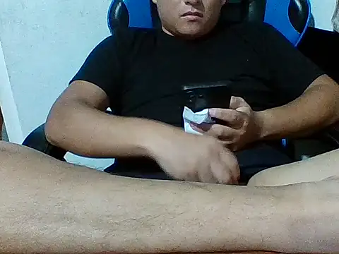 roberto17293 Live XXX-chat