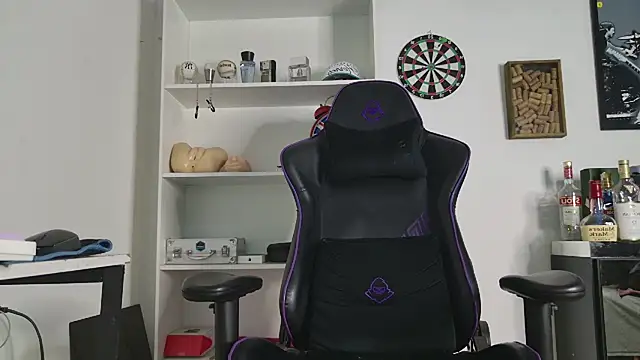 aaronlegend_ Live XXX Chat