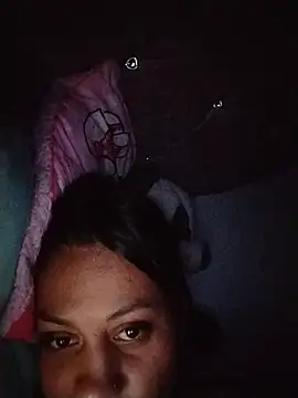 Tiphanydirty3 Adlı Modelin Canlı XXX Sohbeti
