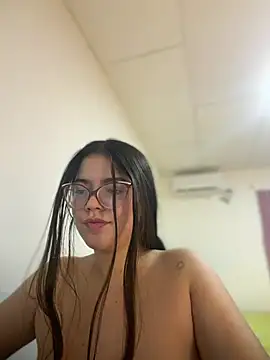 Valentina2390 Adlı Modelin Canlı XXX Sohbeti