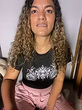 AngelPinkk_ Chat XXX in diretta