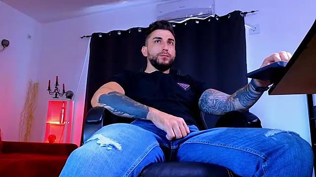 MightyAaron66 Chat XXX live