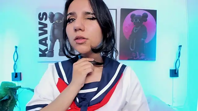 צ'אט XXX בשידור חי של HollyPeach