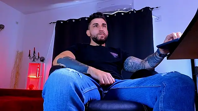 Онлайн чат XXX MightyAaron66