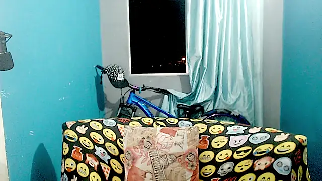 MrKingsaintx Adlı Modelin Canlı XXX Sohbeti