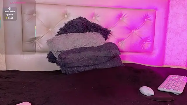 Kim_Adrien Chat XXX in diretta