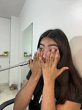 Chat +18 de cherry_skinnyy_ ao vivo
