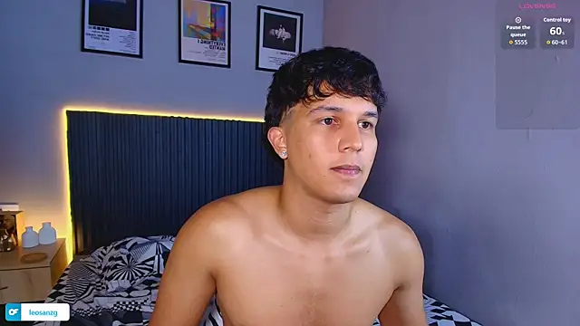 Chatroom XXX en direct de Leo_Savage_