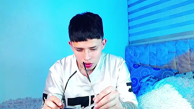 _justinmoon2 লাইভ XXX চ্যাট