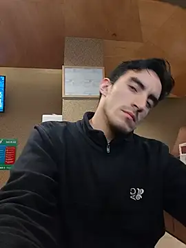 TommyMomentum Chat XXX live