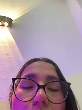 miakhalaf_ Adlı Modelin Canlı XXX Sohbeti