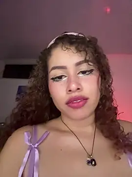 צ'אט XXX בשידור חי של 18_salo