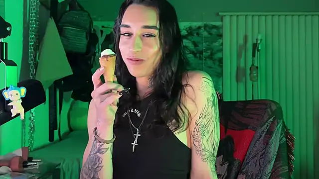 xoFrankie Chat XXX in diretta