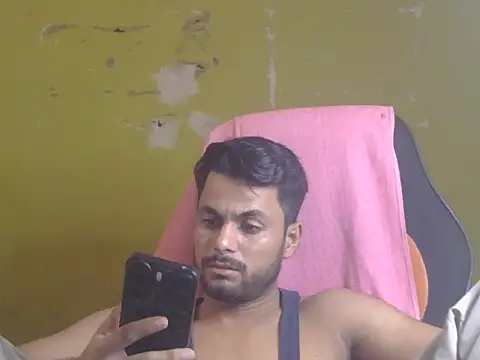 StubborndesiboyのライブXXXチャット