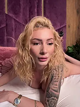 AngieShae Chat XXX in diretta