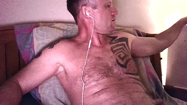 Yournaughty élő XXX-chatje