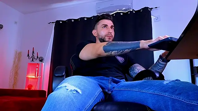 MightyAaron66 Chat XXX live