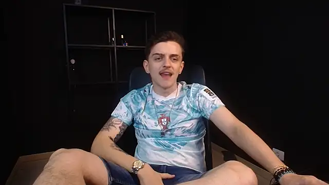 แชท XXX สดของ FelixStarkk